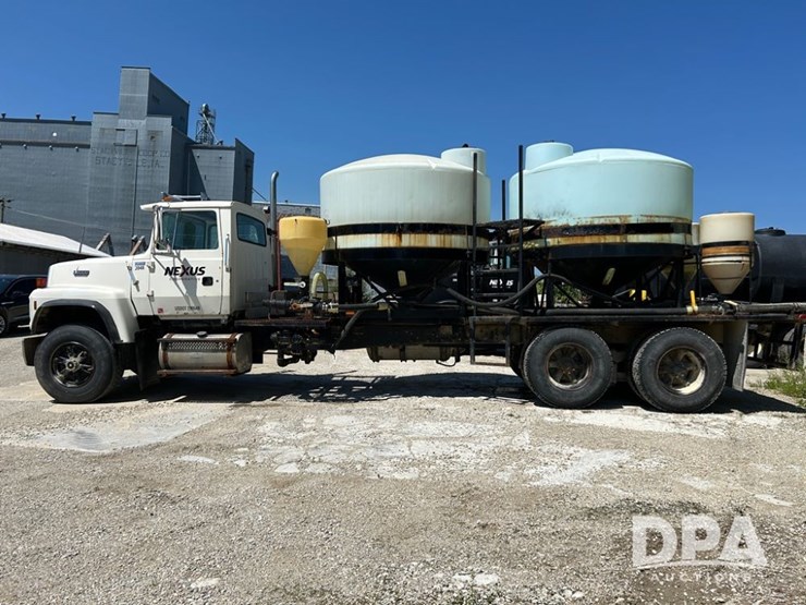 1991-ford-l8000-image-3