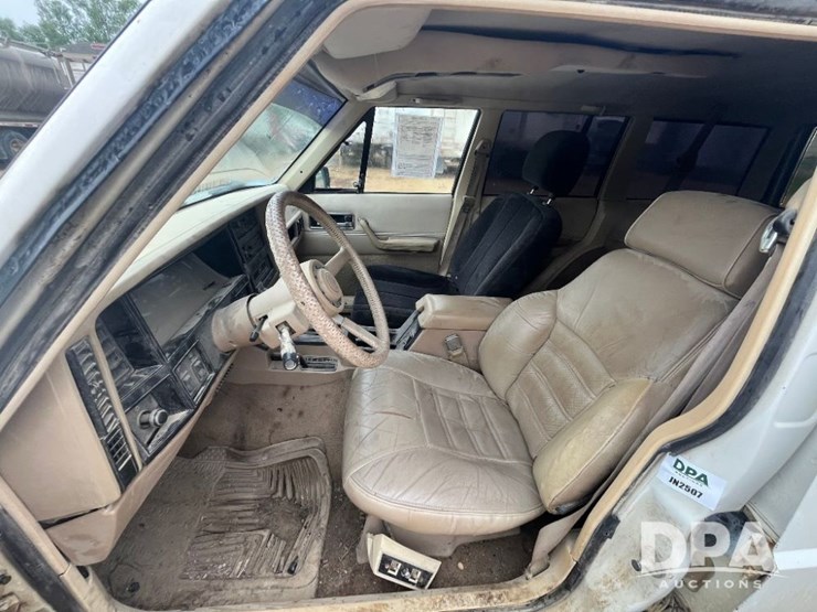 1990-jeep-cherokee-limited-image-42