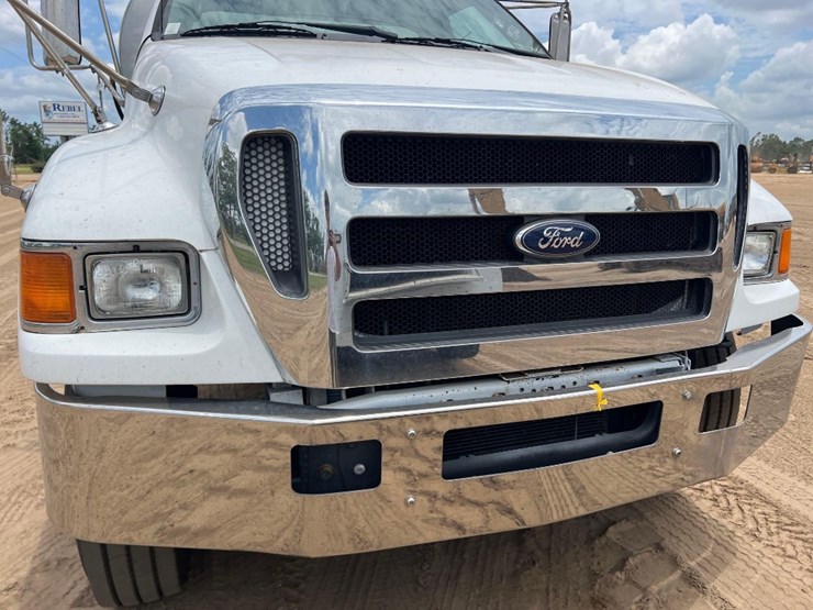 2008-ford-f750-xl-image-13
