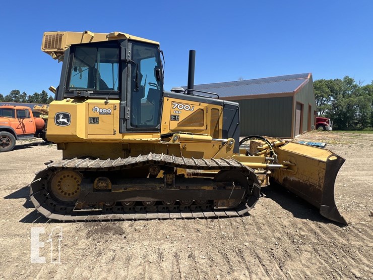 2013-deere-700j-lgp-image-26