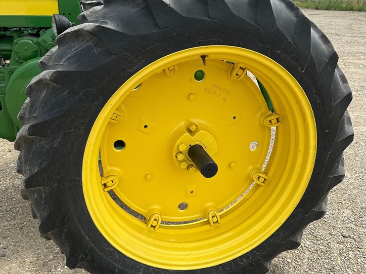 john-deere-520-image-7