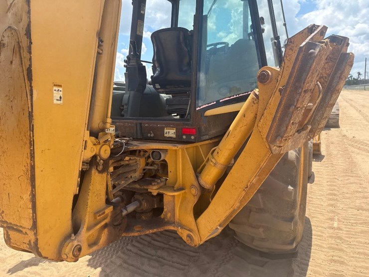 2003-caterpillar-420d-image-13