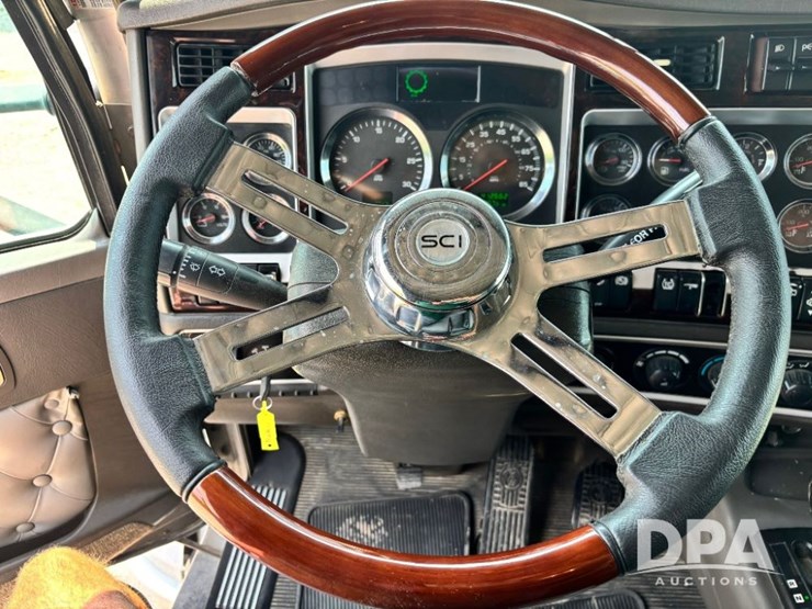 2014-kenworth-t660-image-103