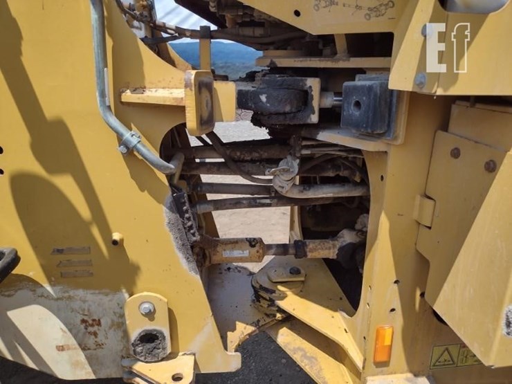 caterpillar-930g-image-30