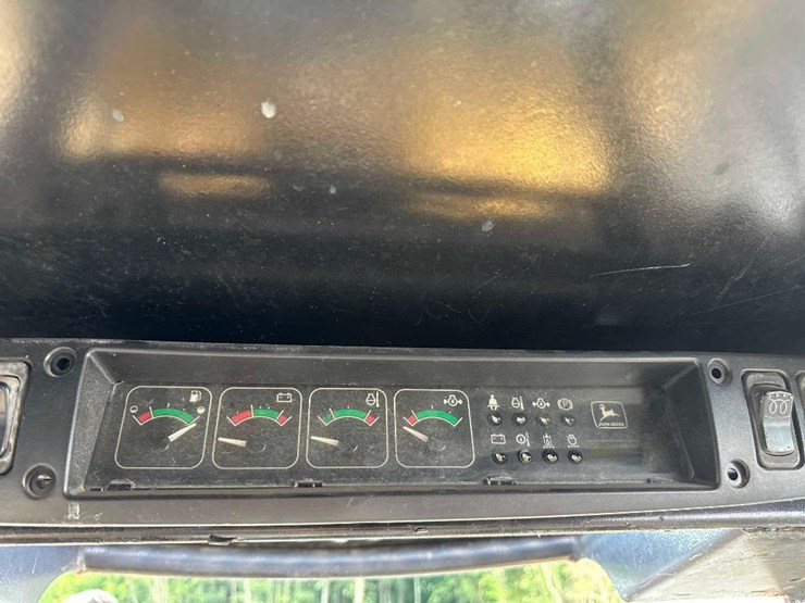 deere-250-image-10