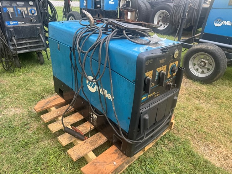 miller-bobcat-250-welder/generator-image-2