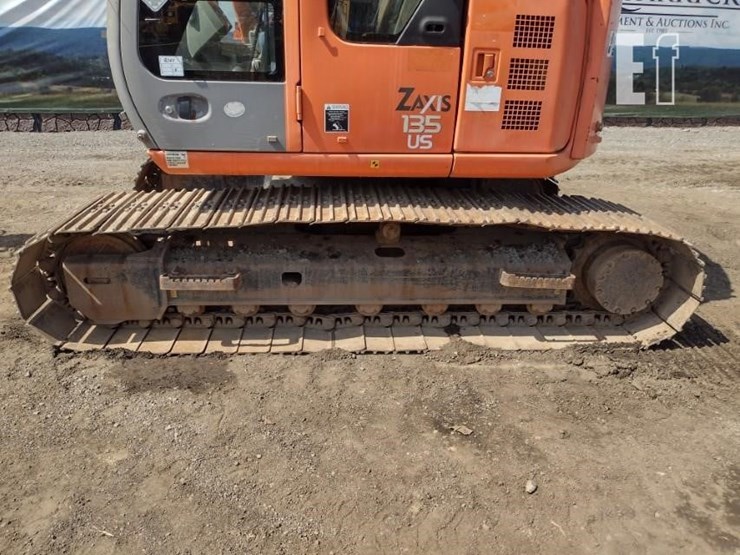 2007-hitachi-zx135us-image-31