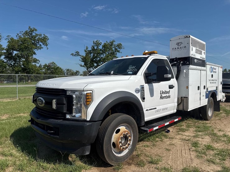 2019-ford-f550-xl-image-2