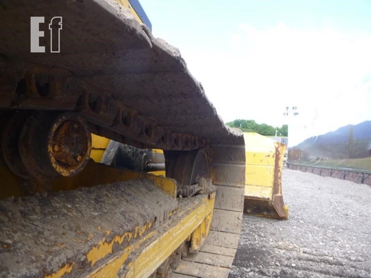 2021-deere-650k-lgp-image-36