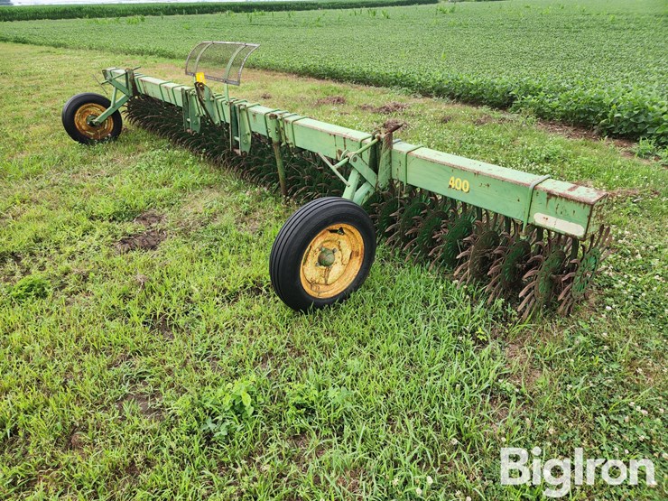 john-deere-400-image-1