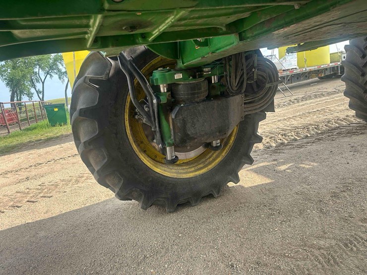 2018-john-deere-r4045-image-16