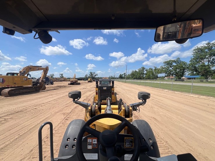 2018-deere-204l-image-35