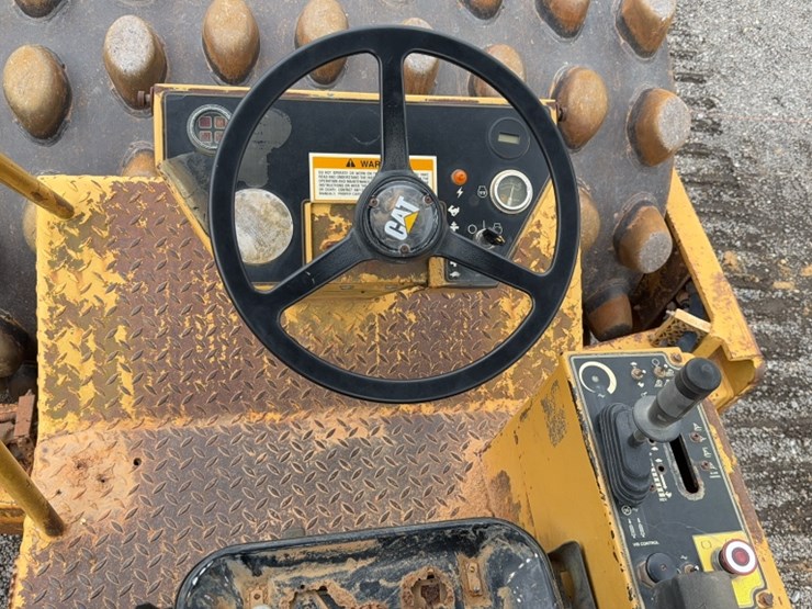 caterpillar-cp-563c-image-13