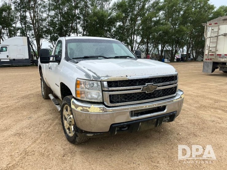 2011-chevrolet-silverado-2500-image-4