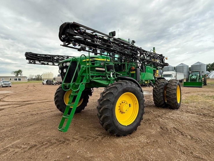 john-deere-4830-image-1