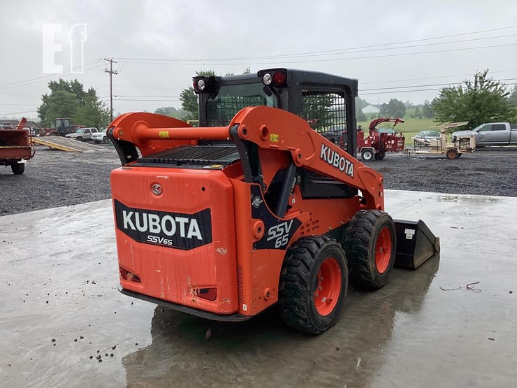2017-kubota-ssv65-image-4