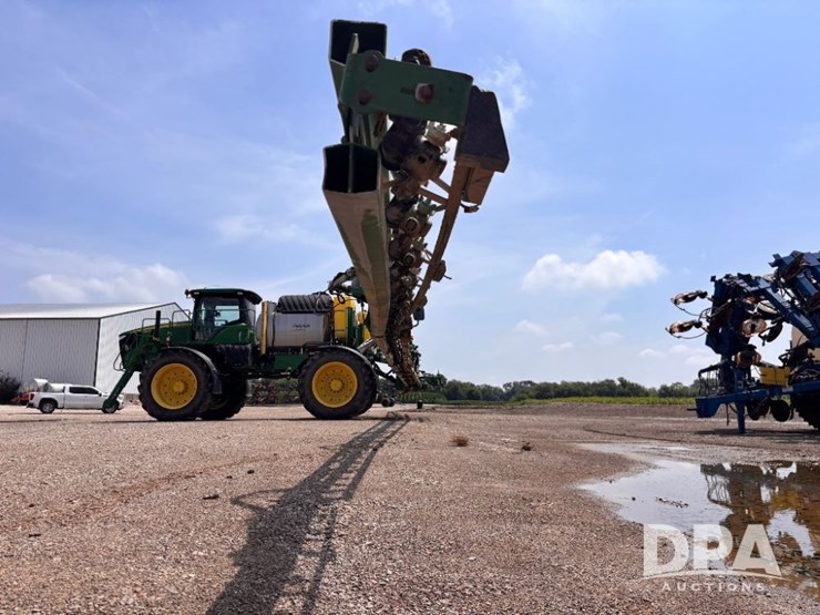 2017-john-deere-r4045-image-90