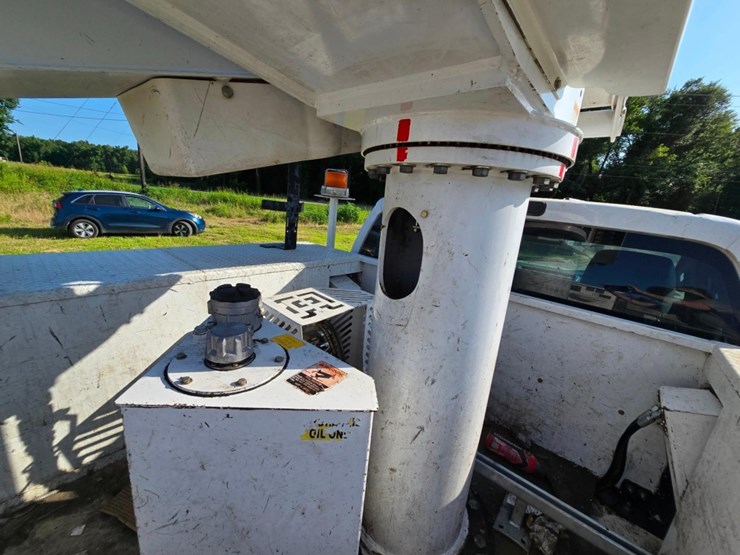 2016-ford-f550-image-16