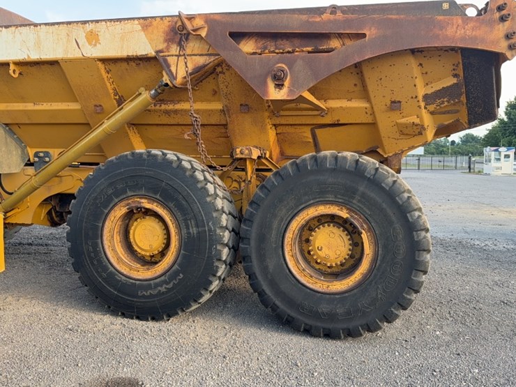 deere-250d-image-11