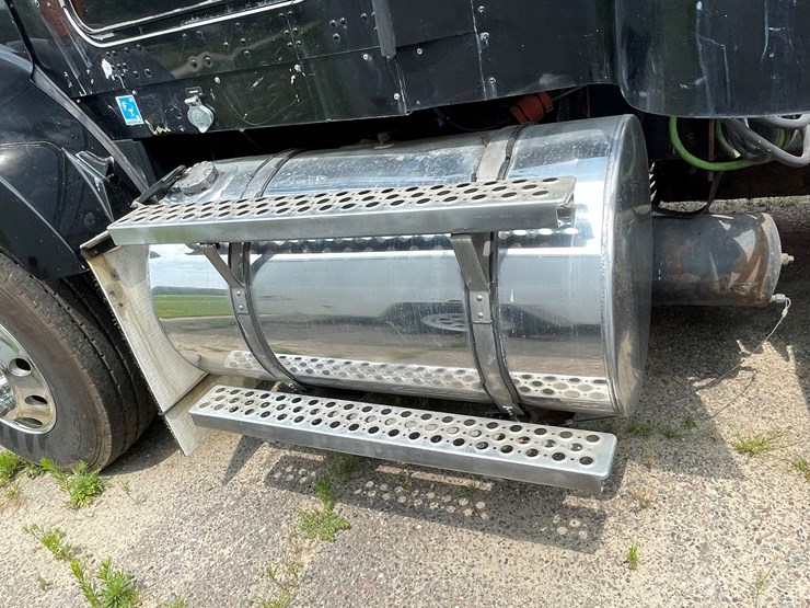 2012-kenworth-t800-image-42