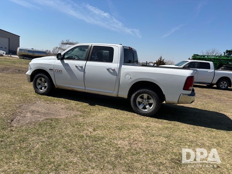 2015-dodge-ram-1500-image-16