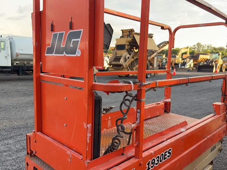 jlg-1930es-image-6