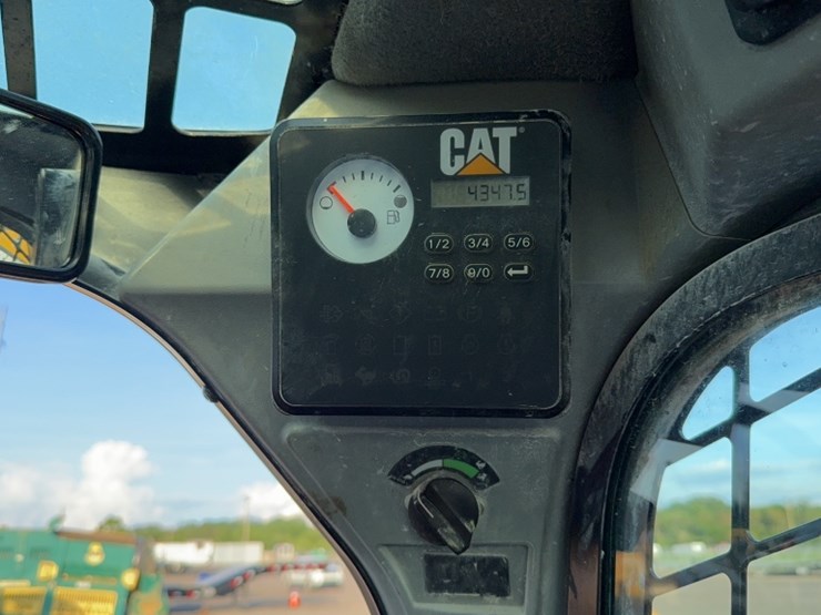 caterpillar-246d-image-15