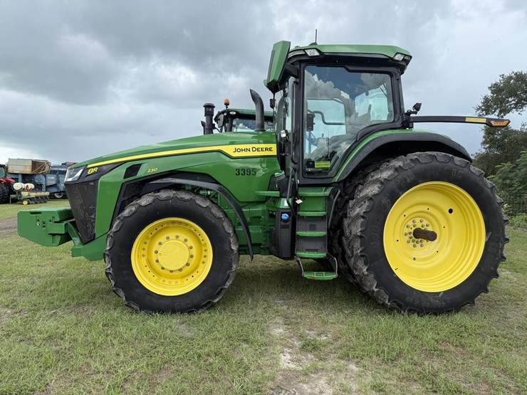 2021-john-deere-8r-230-image-5