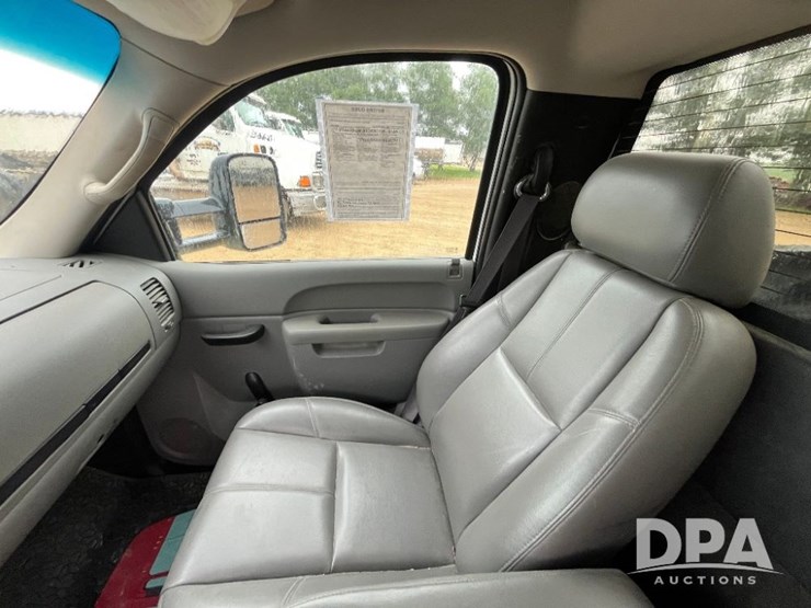 2011-chevrolet-silverado-2500-image-65