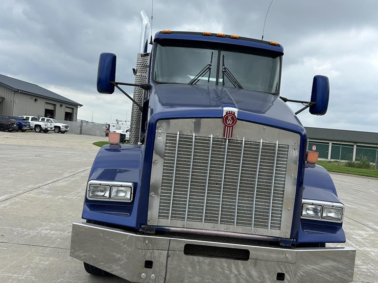 2019-kenworth-t800-image-2