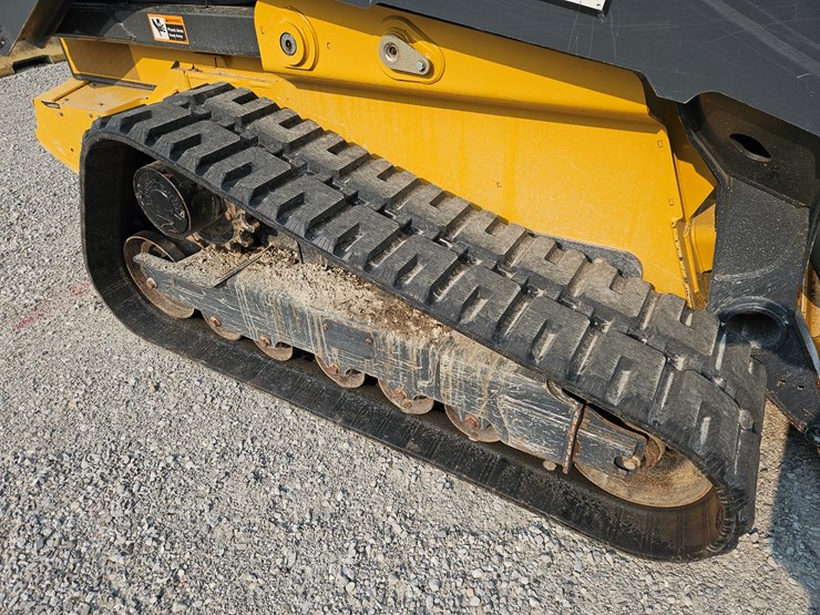 2020-deere-333g-image-14