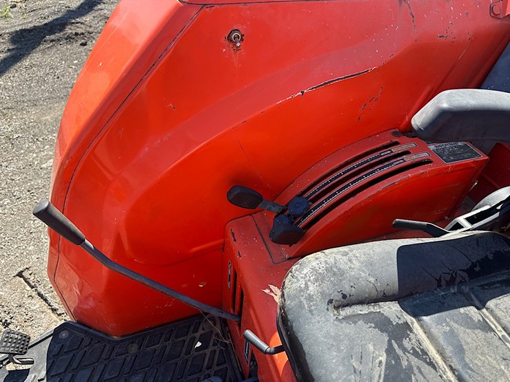 kubota-m9500-tractor-image-14