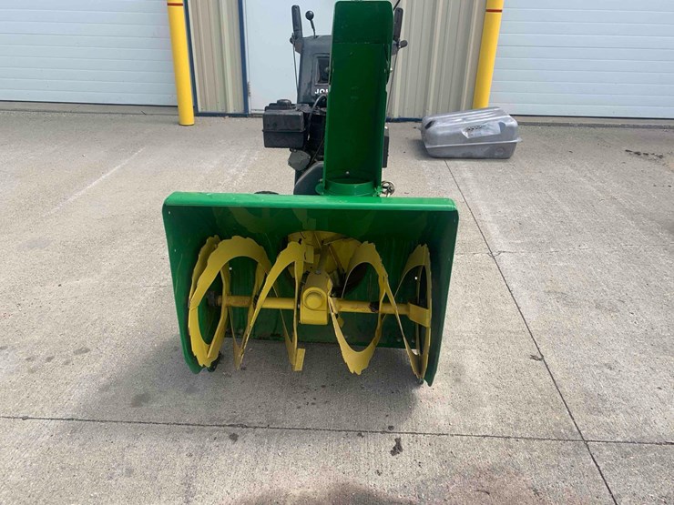 john-deere-trs27-snowblower-image-2