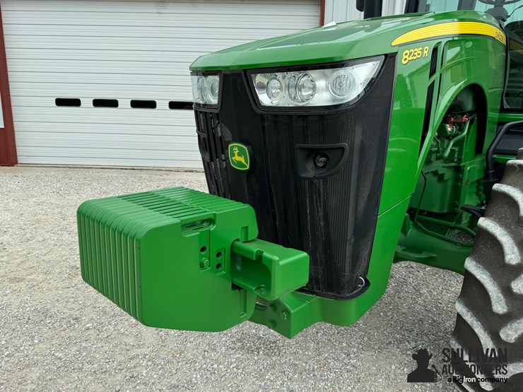 2011-john-deere-8235r-image-9