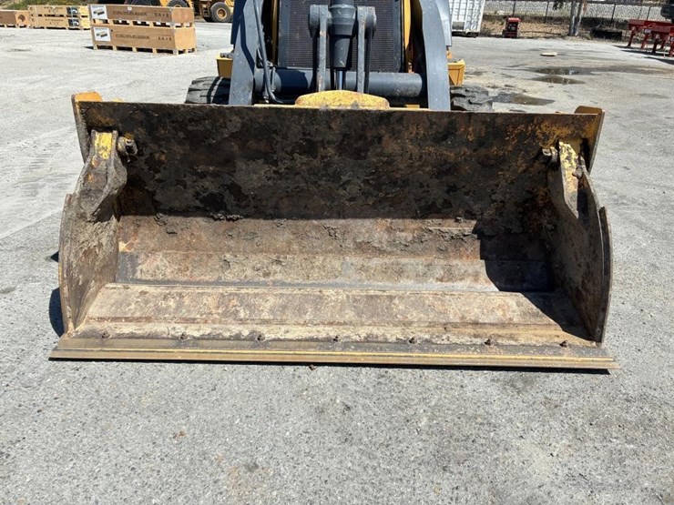 2019-deere-310l-ep-image-5