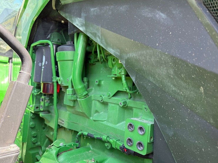 2021-john-deere-8r-340-image-34