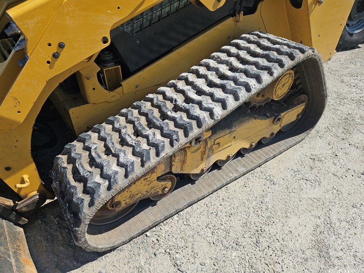 2021-caterpillar-279d3-image-14