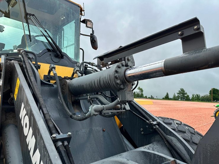 2013-komatsu-wa200pz-6-image-40