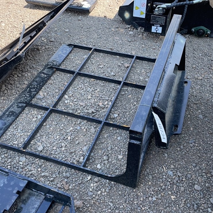 #1067 • 38" DINGO LAND LEVELER