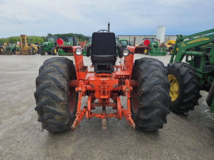 #201998-•-allis-chalmers-180-tractor-image-11
