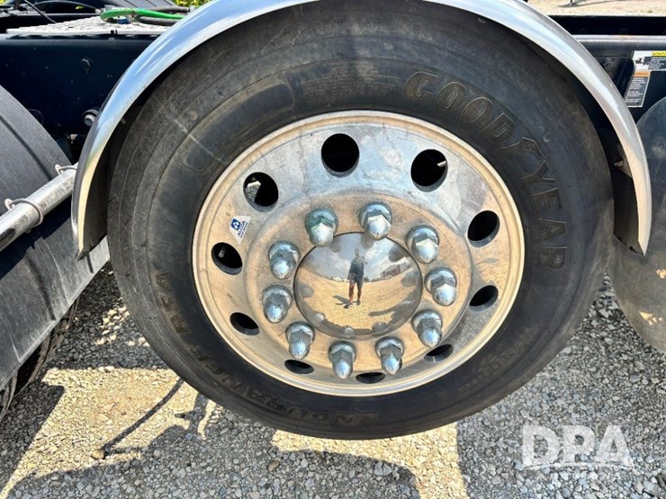 2014-kenworth-t660-image-55