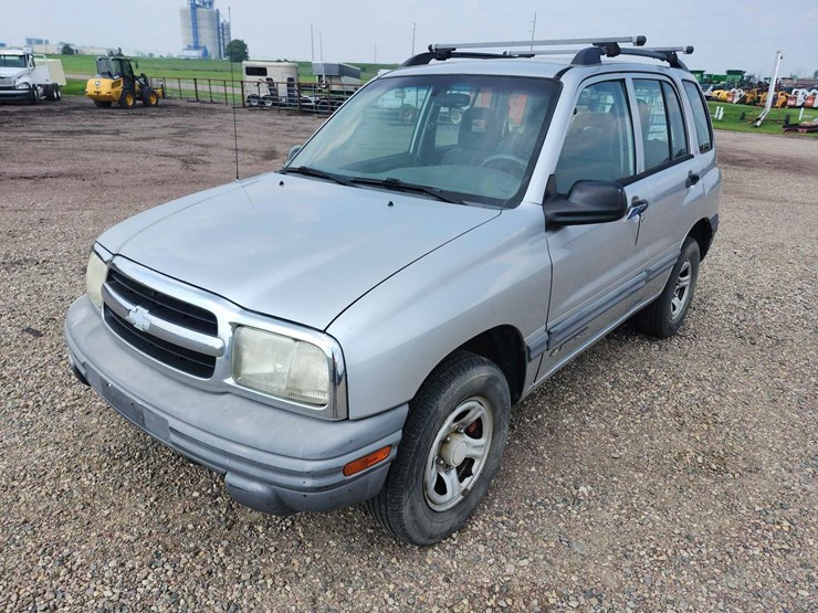 2003-chevrolet-tracker-image-1