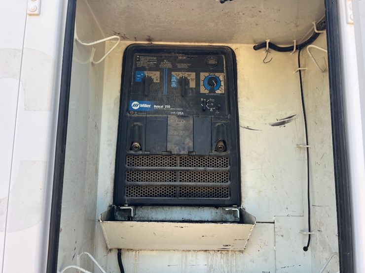 2010-kenworth-t270-image-26