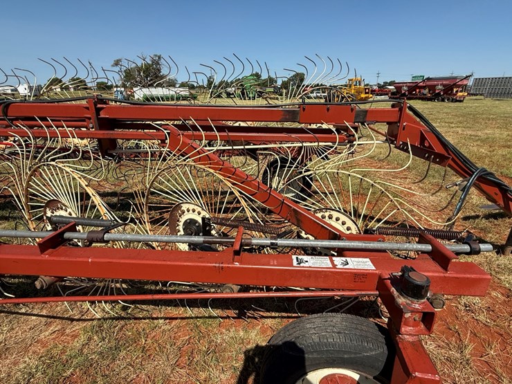 hesston-3983-image-16