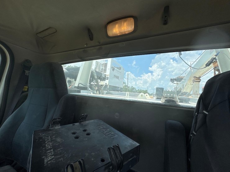 2014-freightliner-s/a-service-truck-image-39