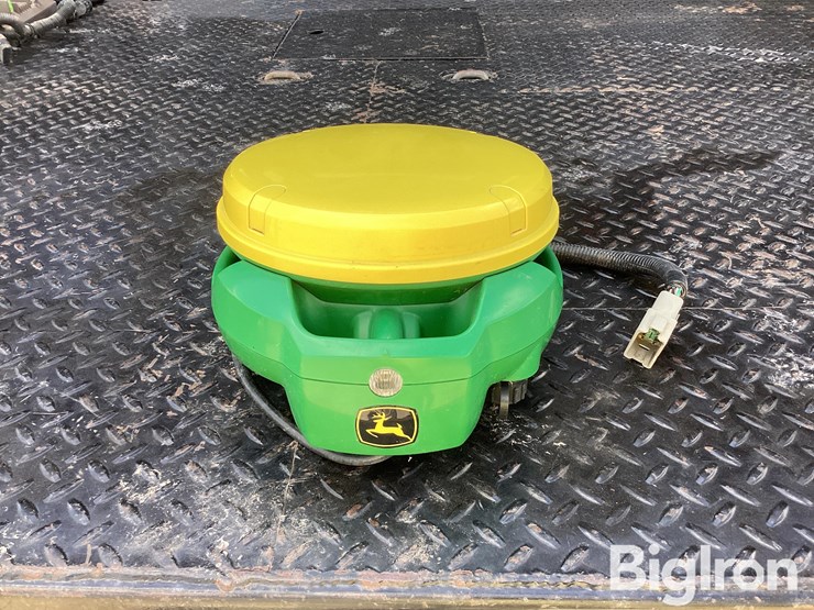john-deere-starfire-7000-gps-globe-image-2
