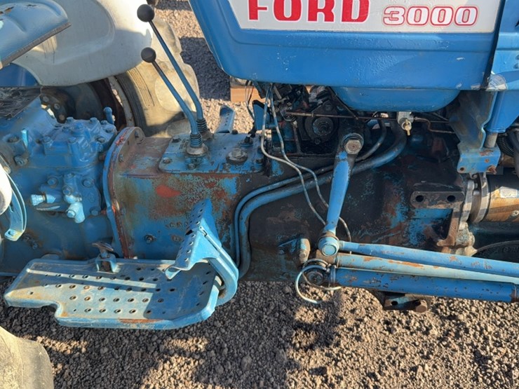 ford-3000-image-8