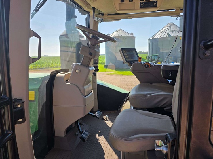 2021-john-deere-9570rx-image-90
