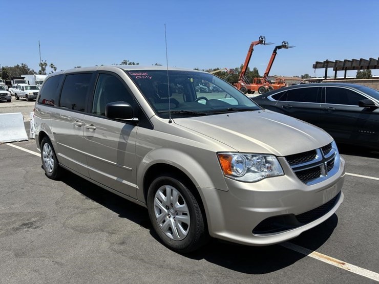 2015-dodge-grand-caravan-image-3