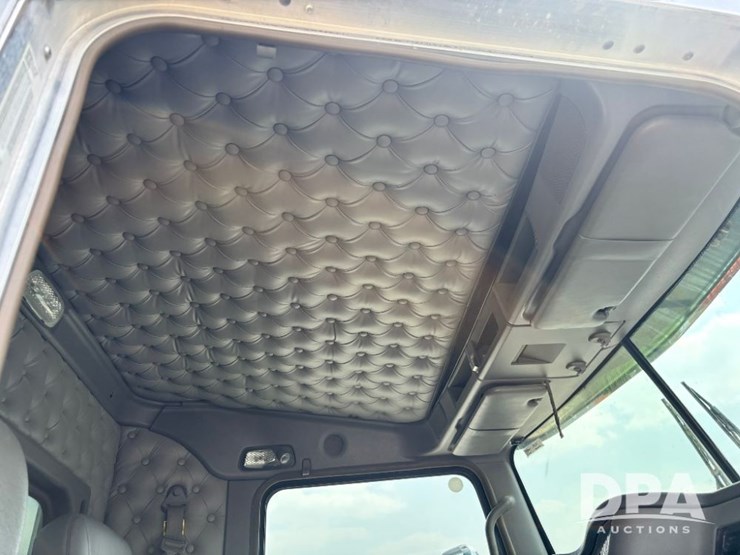 2014-kenworth-t660-image-93